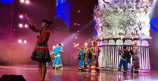 Zhangjiajie-Charming Xiangxi Show Popular Among Tourists
